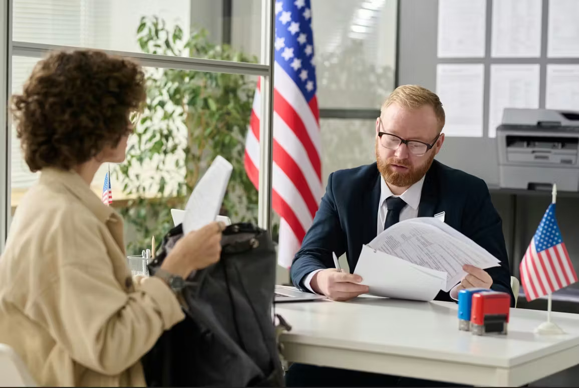 Podnošenje zahteva i dokumentacije za turističku vizu u ambasadi SAD